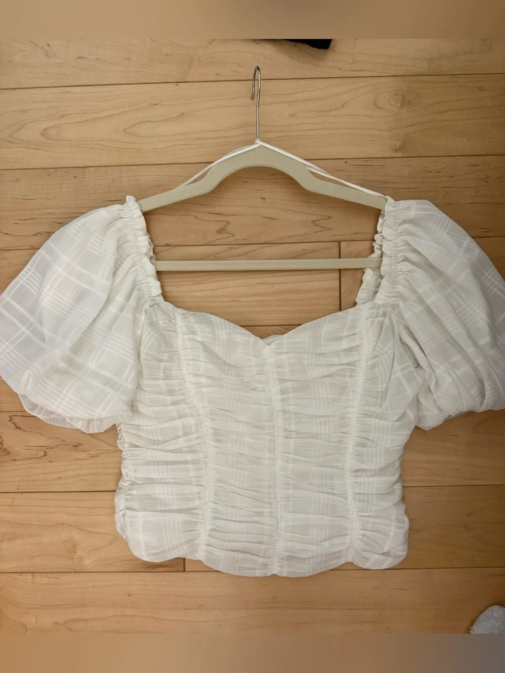 Astr White Ruched Sweetheart Puff-Sleeve Top